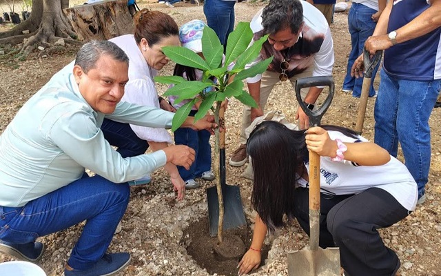 Jornada de reforestación en las instalaciones del COBACH 234