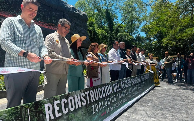 Antes de cruzar la entrada, el viaje ya comenzó
